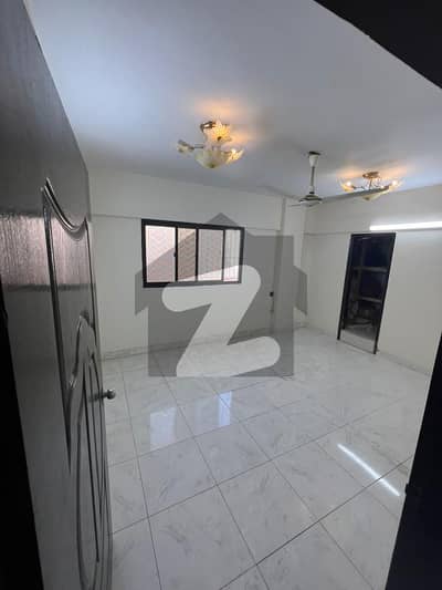 ڈی ایچ اے فیز 2 ڈی ایچ اے ڈیفینس,کراچی میں 3 کمروں کا 5 مرلہ فلیٹ 1.3 کروڑ میں برائے فروخت۔