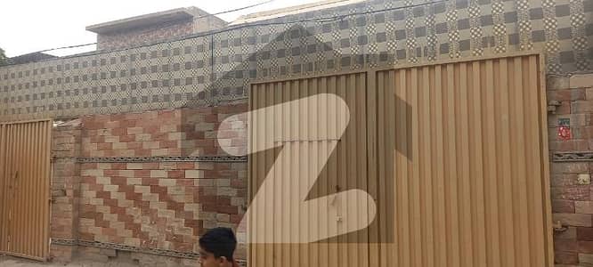 یونیورسٹی ٹاؤن پشاور میں 6 کمروں کا 10 مرلہ مکان 3.9 کروڑ میں برائے فروخت۔