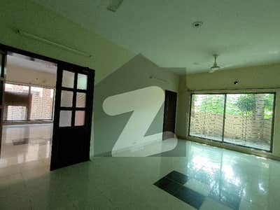 10-Marla 03-Bedroom's House Available For Rent in Askari-10 Lahore Cantt.