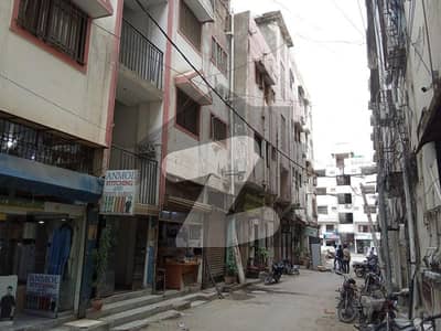 A Prime Location 900 Square Feet Flat In Karachi Is On The Market For rent