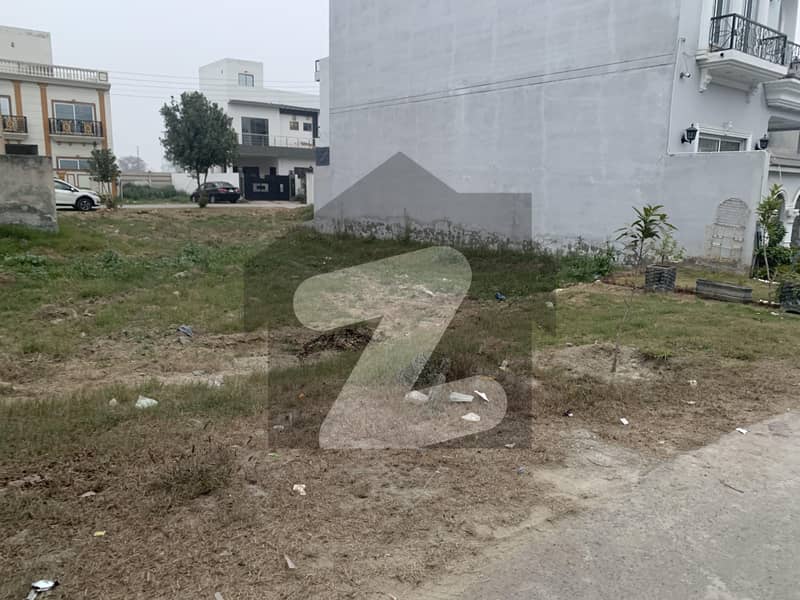 باغِ ارم ہاؤسنگ سوسائٹی لاہور میں 7 مرلہ رہائشی پلاٹ 73.0 لاکھ میں برائے فروخت۔