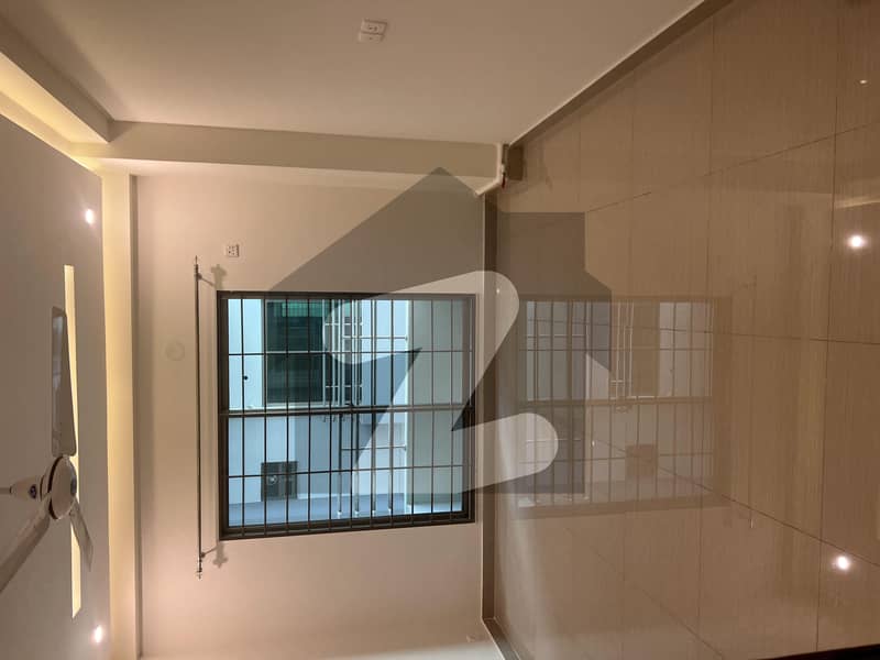 Hot Facing Park Lake 5th Floor Brand New Flat Available For Sale