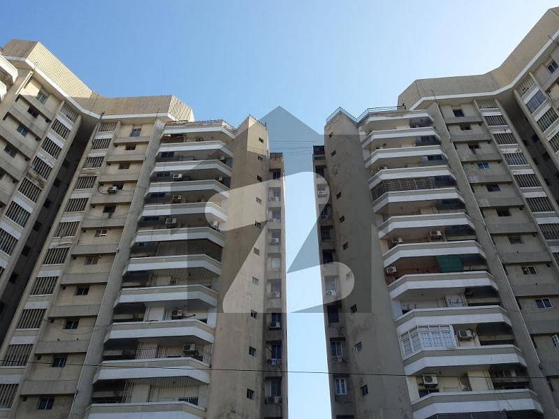 کلفٹن ۔ بلاک 2 کلفٹن,کراچی میں 4 کمروں کا 14 مرلہ فلیٹ 1.2 لاکھ میں کرایہ پر دستیاب ہے۔