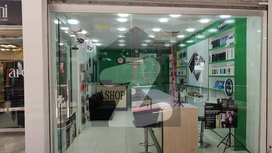 یونیورسٹی روڈ پشاور میں 5 مرلہ دکان 70.0 ہزار میں کرایہ پر دستیاب ہے۔
