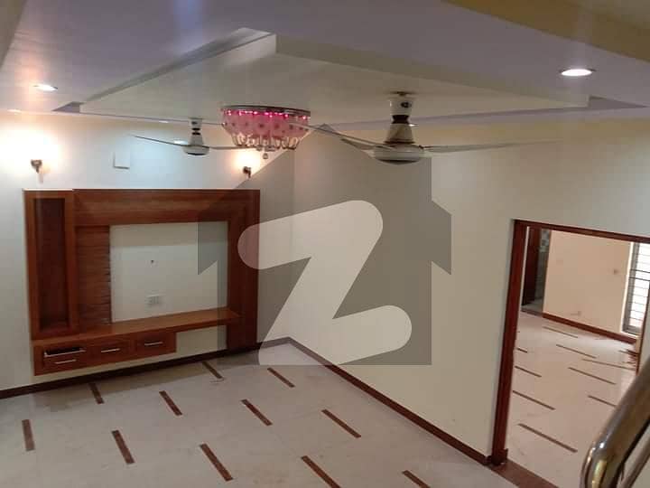 جوہر ٹاؤن فیز 2 - بلاک ایچ جوہر ٹاؤن فیز 2,جوہر ٹاؤن,لاہور میں 4 کمروں کا 5 مرلہ مکان 90.0 ہزار میں کرایہ پر دستیاب ہے۔