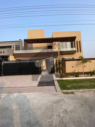 نیسپاک سکیم فیز 3 ڈیفینس روڈ,لاہور میں 7 کمروں کا 1 کنال مکان 5.2 کروڑ میں برائے فروخت۔