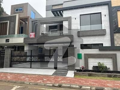 10 Marla House For Sale In Janiper Block Bahria town Lahore
