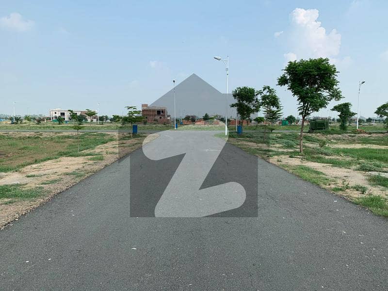 ڈی ایچ اے فیز 7 - بلاک یو فیز 7,ڈیفنس (ڈی ایچ اے),لاہور میں 1 کنال رہائشی پلاٹ 2.93 کروڑ میں برائے فروخت۔