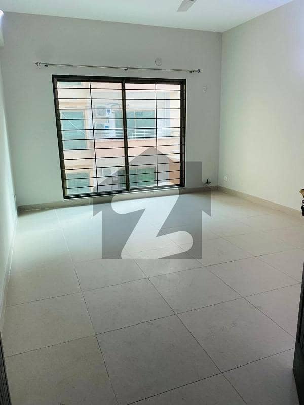 Park View Hot Location Apartment 3 Bedrooms Available For Rent