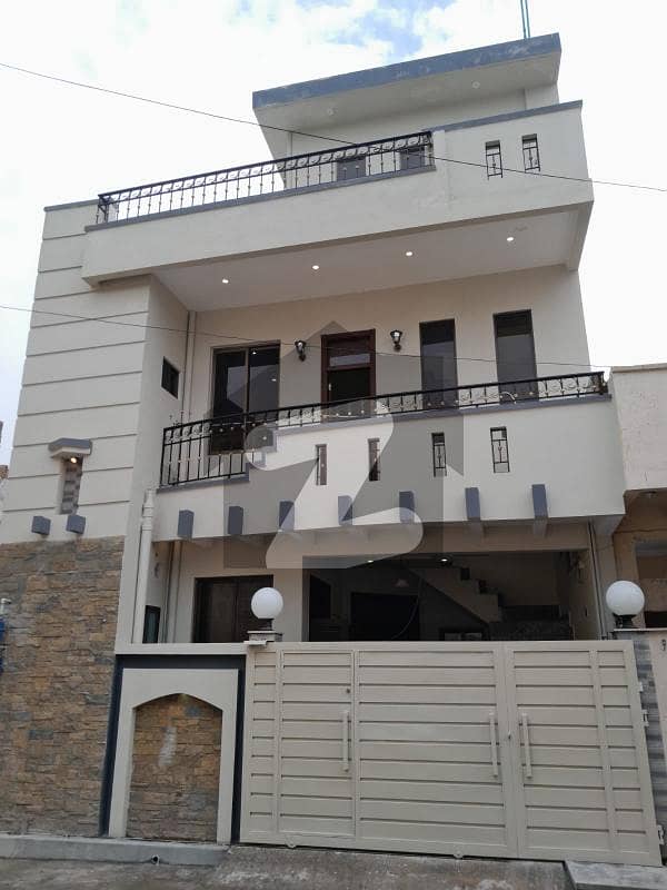 چٹھہ بختاور اسلام آباد میں 4 کمروں کا 4 مرلہ مکان 1.6 کروڑ میں برائے فروخت۔