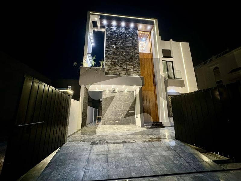 Modern And Luxury Neo Design 10 Marla House