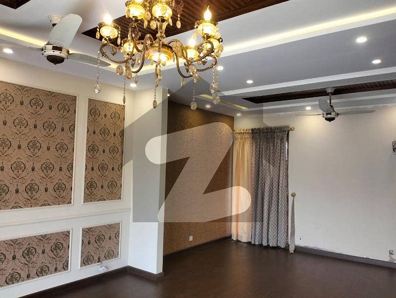 ایل ڈی اے ایوینیو ۔ بلاک ایچ ایل ڈی اے ایوینیو,لاہور میں 4 کمروں کا 1 کنال مکان 4.15 کروڑ میں برائے فروخت۔