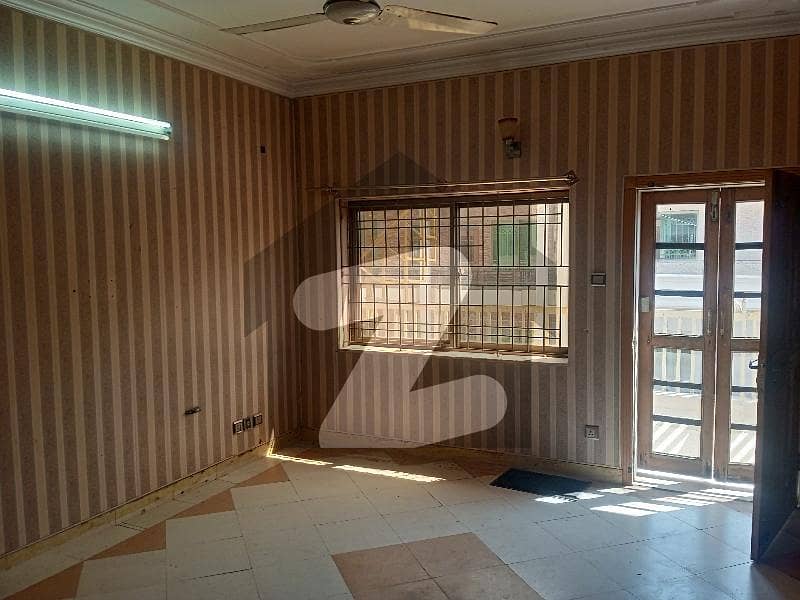 F-11 30*70 Double Storey House 4 Bed Available For Rent