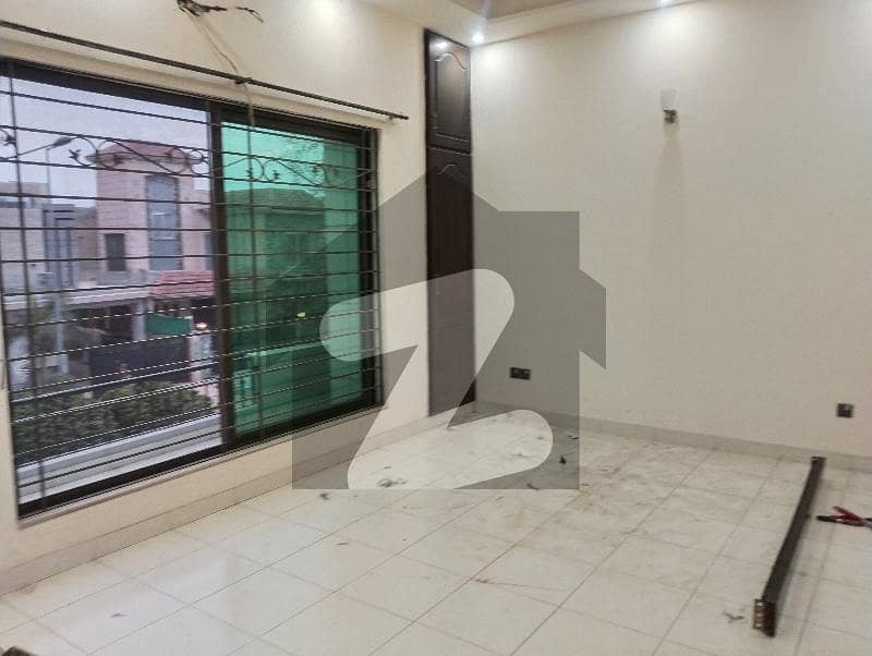 DHA PHASE 5 10 MARLA UPPER PORTION FOR RENT DHA Phase 5