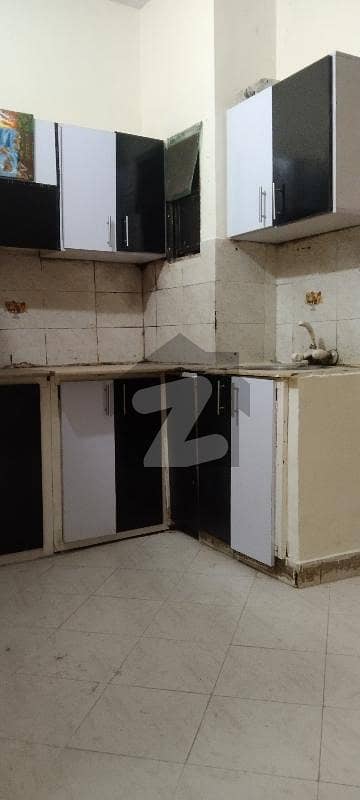 گلستانِِ جوہر ۔ بلاک 13 گلستانِ جوہر,کراچی میں 2 کمروں کا 3 مرلہ فلیٹ 22.0 ہزار میں کرایہ پر دستیاب ہے۔