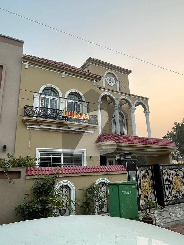 بحریہ ٹاؤن سیکٹر ای بحریہ ٹاؤن,لاہور میں 5 کمروں کا 10 مرلہ مکان 3.7 کروڑ میں برائے فروخت۔