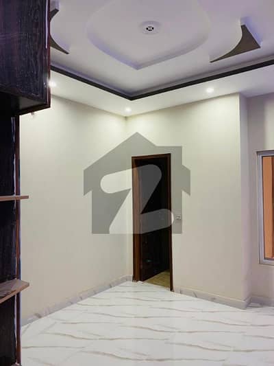 نواب ٹاؤن لاہور میں 3 کمروں کا 3 مرلہ مکان 50.0 ہزار میں کرایہ پر دستیاب ہے۔
