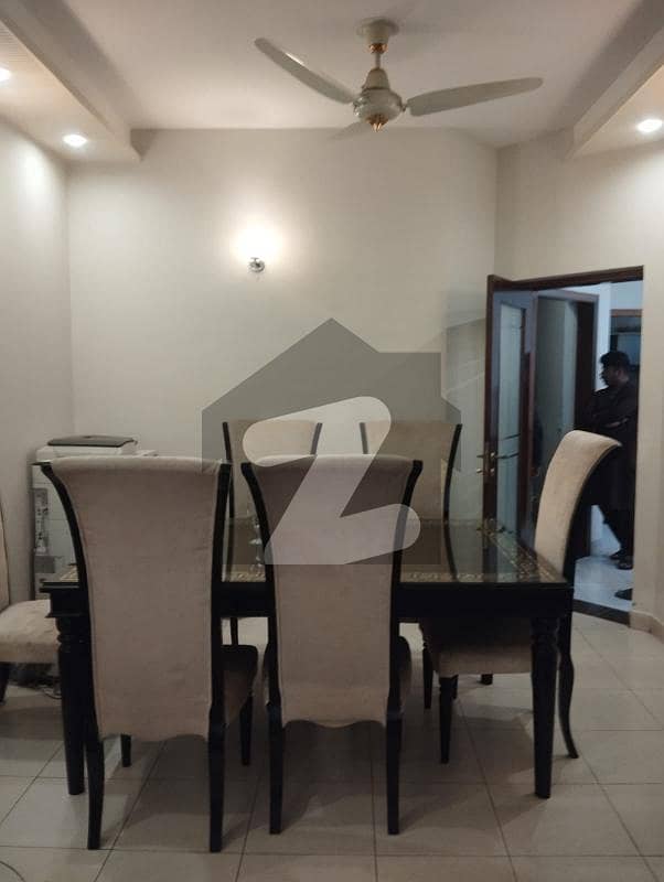 ڈیوائن گارڈنز لاہور میں 4 کمروں کا 10 مرلہ مکان 2.0 لاکھ میں کرایہ پر دستیاب ہے۔