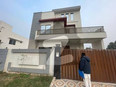 10 Marla Brand New House Available For Rent In "C" Block Citi Housing Sargodha Road Faisalabad.