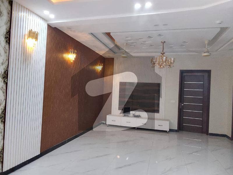ڈی ایچ اے فیز 6 ڈیفنس (ڈی ایچ اے),لاہور میں 3 کمروں کا 7 مرلہ مکان 4.0 کروڑ میں برائے فروخت۔