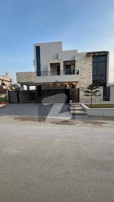 1 Kanal Modern Bungalow Available For Rent In DHA Phase 7 Block-Q Lahore.
