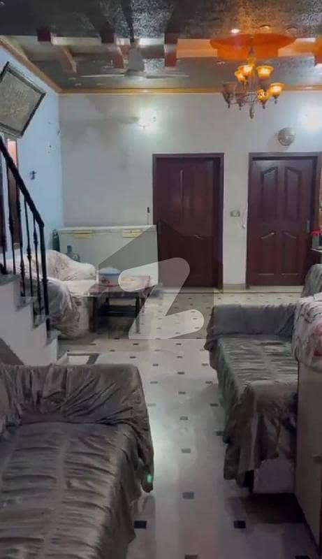 گلبرگ 3 گلبرگ,لاہور میں 6 کمروں کا 8 مرلہ مکان 3.2 کروڑ میں برائے فروخت۔