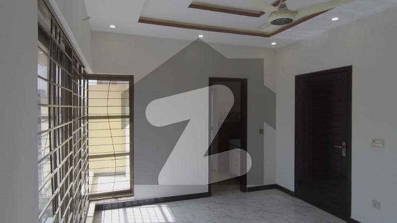 اسٹیٹ لائف ہاؤسنگ فیز 1 اسٹیٹ لائف ہاؤسنگ سوسائٹی,لاہور میں 3 کمروں کا 5 مرلہ مکان 1.35 کروڑ میں برائے فروخت۔