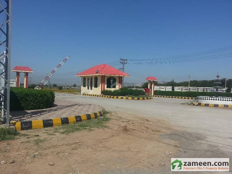 175x275 Farm House is for sale in Gulberg Greens Block-D