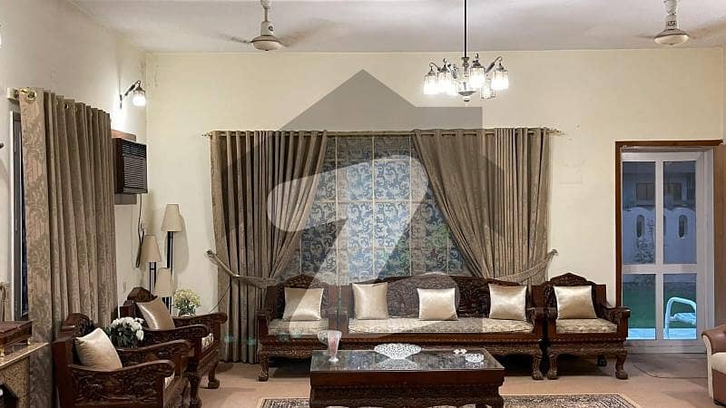 F-8 ISLAMABAD BEAUTIFUL HOUSE FOR SALE PRIME LOCATION