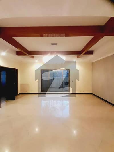 1 Kanal House Is Available For Sale