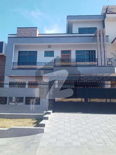 10 Marla Beautiful Neat &Amp; Clean Upper Portion Available For Rent Near To Margala Avenue