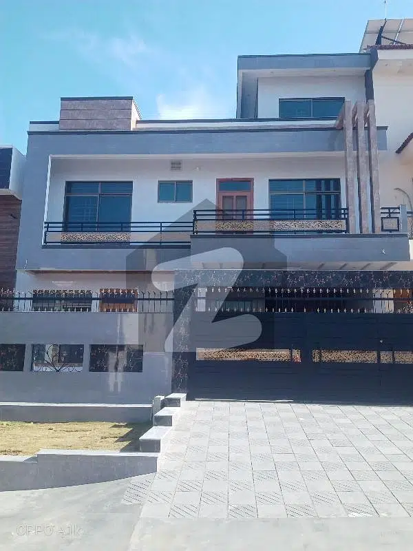 10 Marla Beautiful Neat Clean Upper Portion Available For Rent Near To Margala Avenue