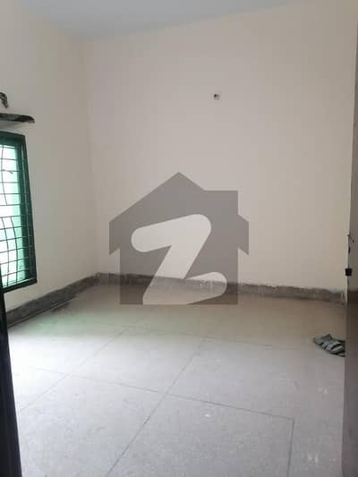 10 Marla 2nd Portion For Rent In Officer Colony