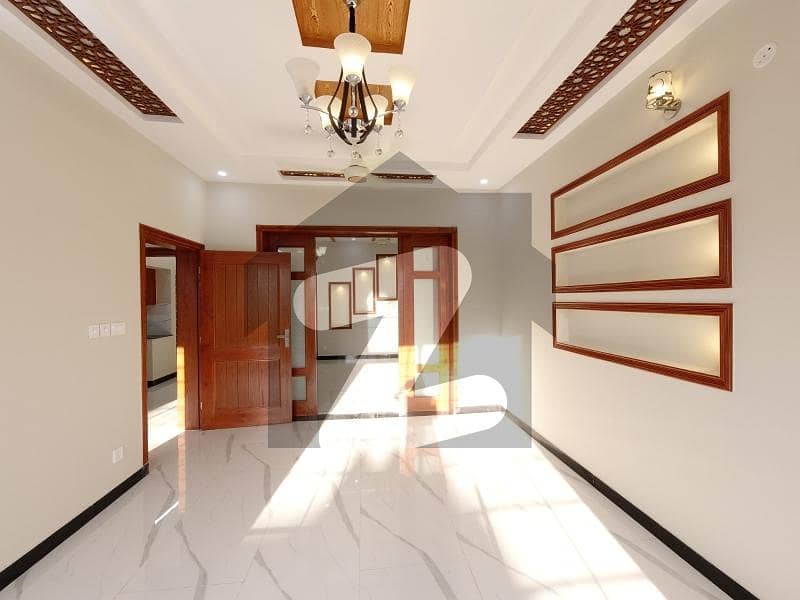جی ۔ 15 اسلام آباد میں 5 کمروں کا 7 مرلہ مکان 3.5 کروڑ میں برائے فروخت۔