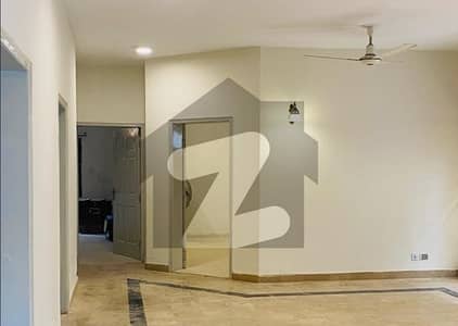 10 Marla Spacious Lower Portion Available In Allama Iqbal Town - Raza Block For rent