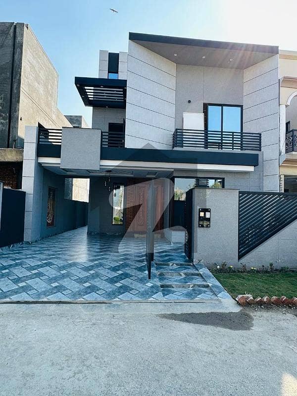 10 Marla Beautiful House For Sale Sector M2A Lake City Lahore