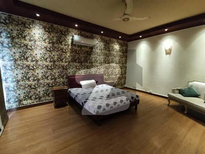 ڈی ایچ اے فیز 4 ڈیفنس (ڈی ایچ اے),لاہور میں 5 کمروں کا 1 کنال مکان 2.7 لاکھ میں کرایہ پر دستیاب ہے۔