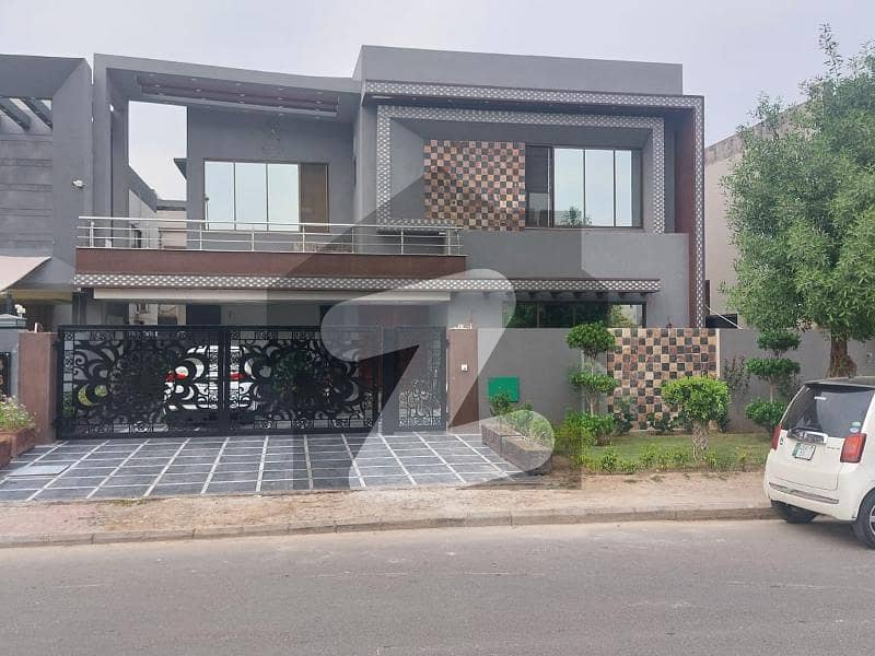 Prime Location 1 Kanal Dream House For Sale In Tulip Block, Bahria Town Lahore