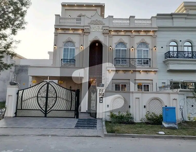 Fully Furnished 10 Marla House Available In Citi Housing Society For Sale