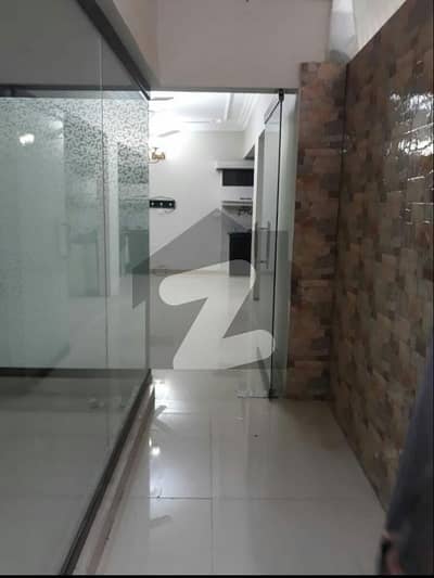 کلفٹن ۔ بلاک 5 کلفٹن,کراچی میں 3 کمروں کا 11 مرلہ فلیٹ 1.6 لاکھ میں کرایہ پر دستیاب ہے۔