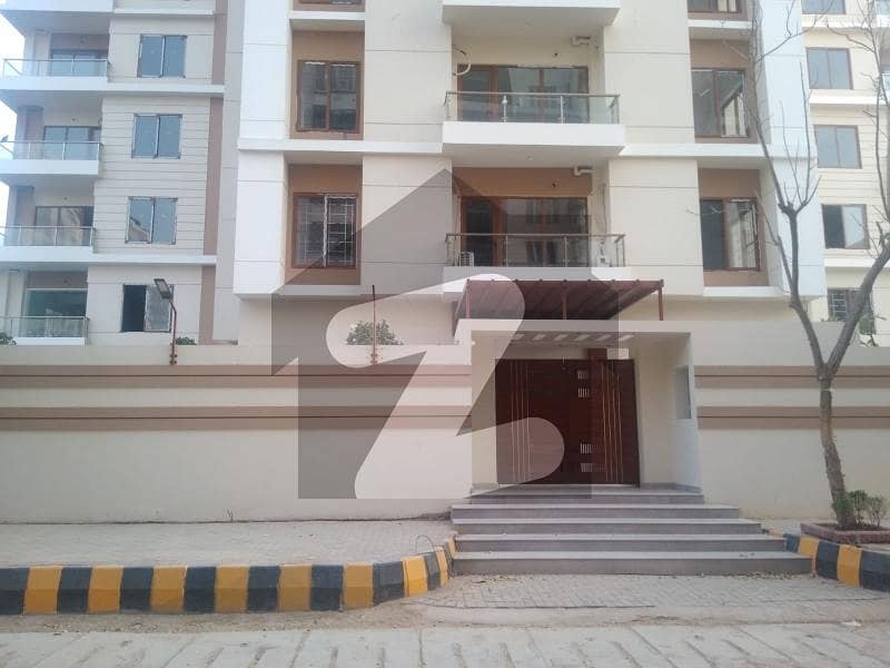 کلفٹن کراچی میں 4 کمروں کا 12 مرلہ فلیٹ 1.6 لاکھ میں کرایہ پر دستیاب ہے۔