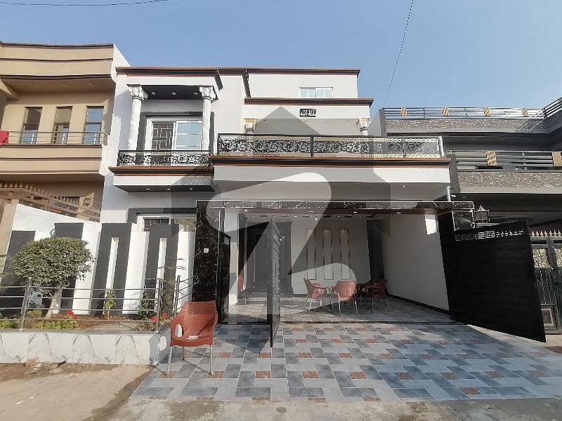 صنوبر سٹی اڈیالہ روڈ,راولپنڈی میں 6 کمروں کا 10 مرلہ مکان 3.15 کروڑ میں برائے فروخت۔