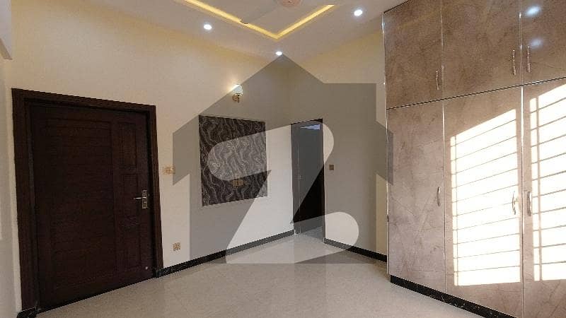 ڈی ۔ 12 اسلام آباد میں 4 کمروں کا 4 مرلہ مکان 4.5 کروڑ میں برائے فروخت۔