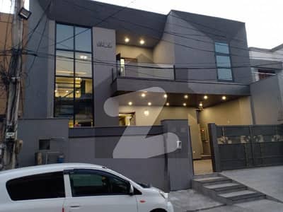 10 Marla Luxury House For Sale In TNT Colony Satyana Road Faisalabad