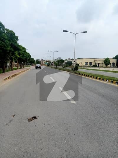 ای ایم ای سوسائٹی ۔ بلاک ڈی ای ایم ای سوسائٹی,لاہور میں 5 مرلہ رہائشی پلاٹ 1.3 کروڑ میں برائے فروخت۔