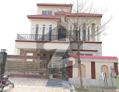 رائل پام سٹی ۔ بلاک ای رئیل پام سٹی,ایمن آباد موڑ,گوجرانوالہ میں 6 کمروں کا 11 مرلہ مکان 3.9 کروڑ میں برائے فروخت۔