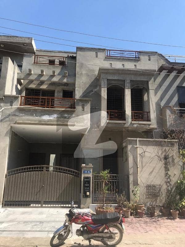 ایڈن بولیوارڈ ہاؤسنگ سکیم کالج روڈ,لاہور میں 4 کمروں کا 5 مرلہ مکان 1.7 کروڑ میں برائے فروخت۔