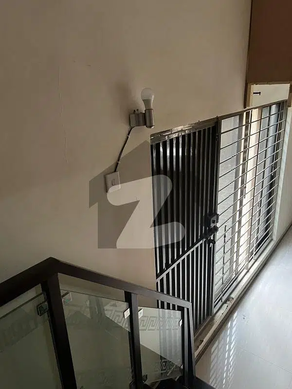 2 Kanal Separate Gate Like Brand New Upper Portion In Valencia Town