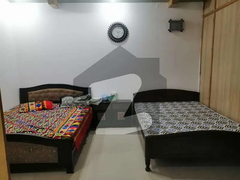 Girls Hostel Paying Guest room on sharing