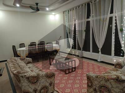لیک ویو لینز بنی گالہ,اسلام آباد میں 3 کمروں کا 15 مرلہ مکان 75.0 ہزار میں کرایہ پر دستیاب ہے۔